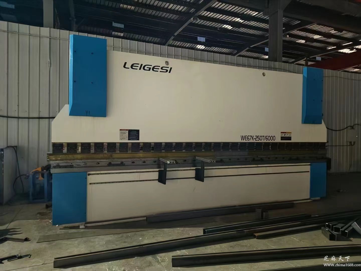 二手南通鐳戈斯WE67K-250T/6000電(diàn)液伺服數控折彎機（250噸6米）