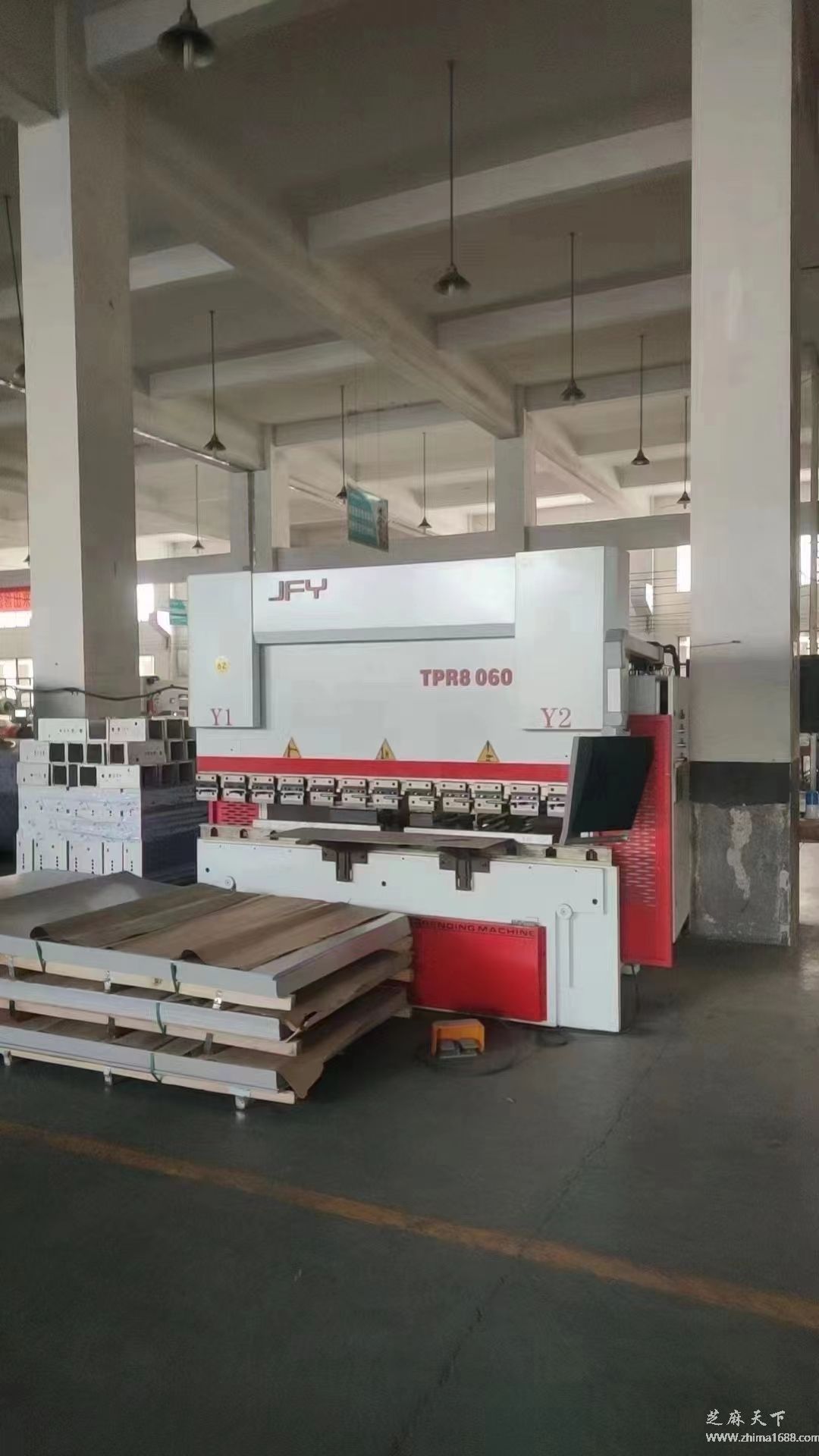 二手金方圓TPR8 060電(diàn)液伺服數控折彎機（60噸/2550）